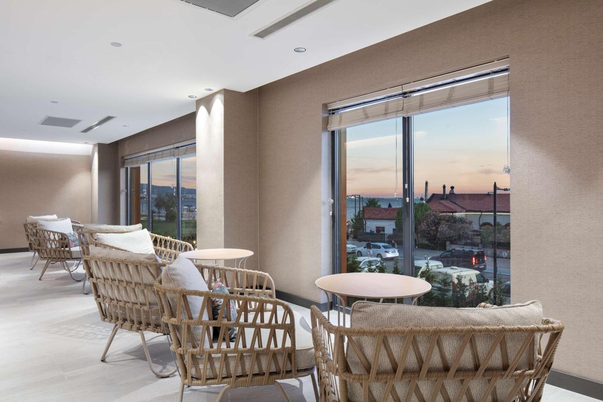 Doubletree By Hilton Canakkale Exterior photo