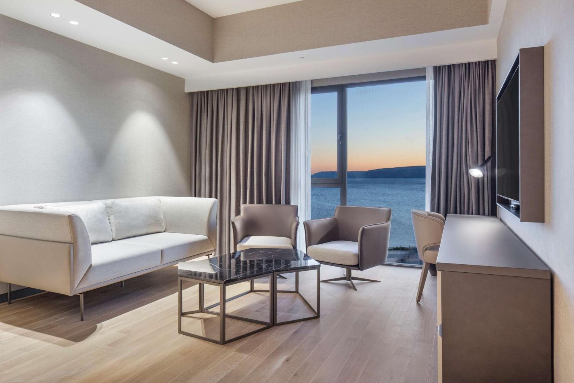 Doubletree By Hilton Canakkale Exterior photo