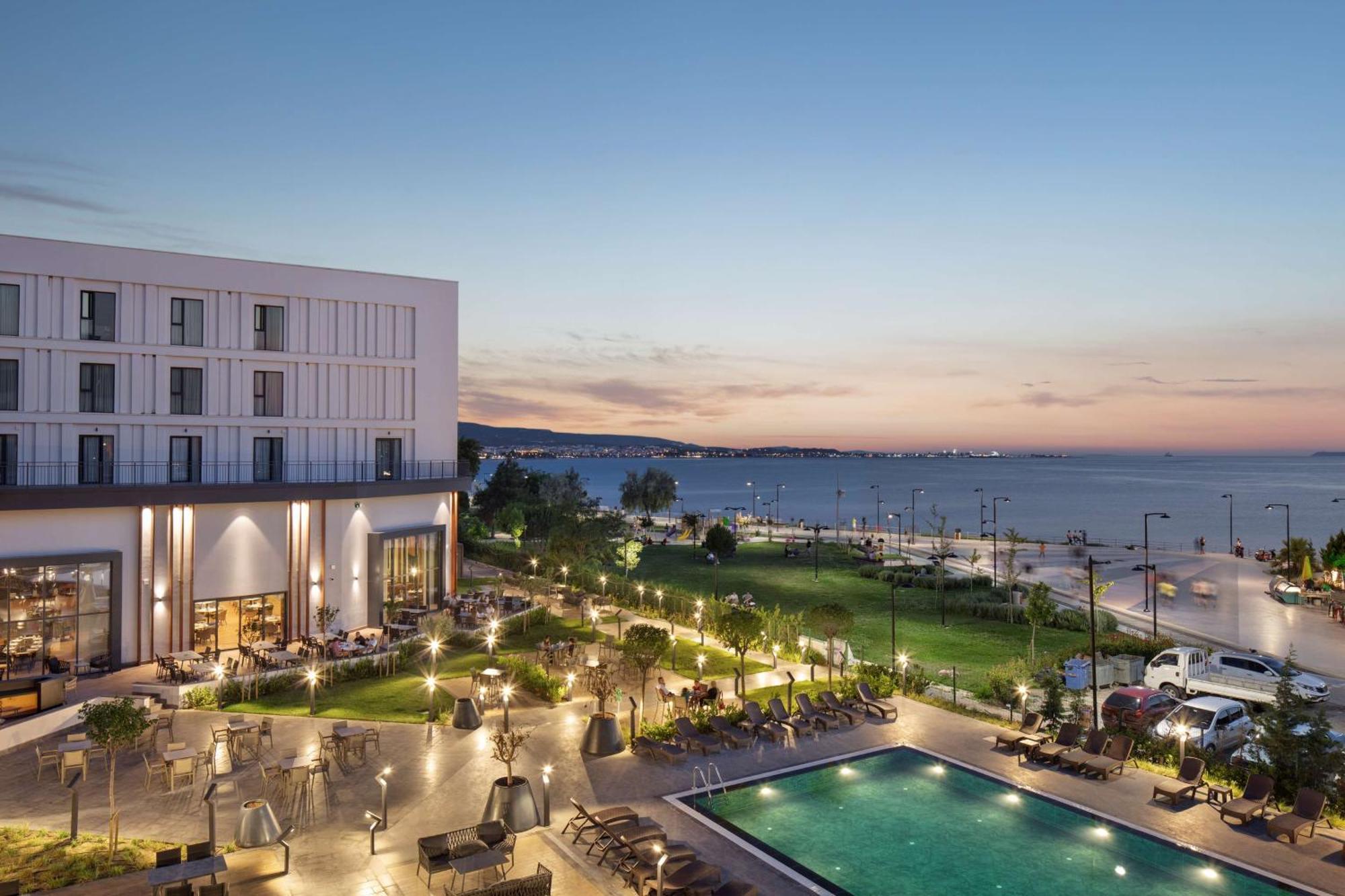 Doubletree By Hilton Canakkale Exterior photo